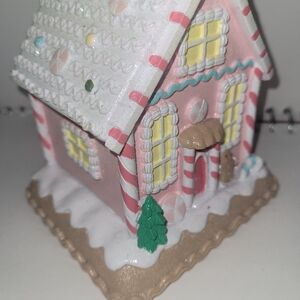 Holiday Gingerbread House Decoration